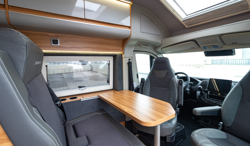 AFFINITY, Campervan One cheio