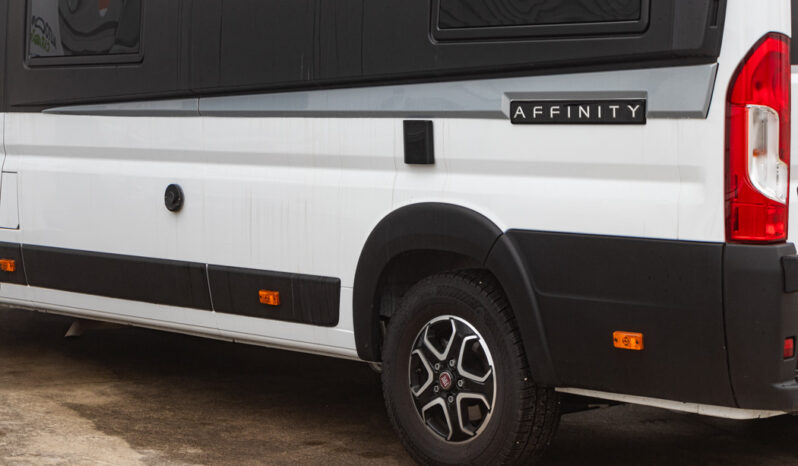 AFFINITY, Campervan One cheio