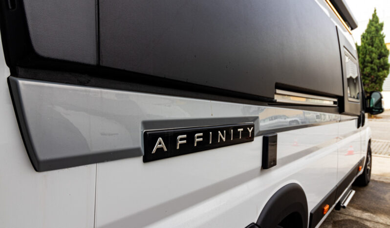 AFFINITY, Campervan One cheio